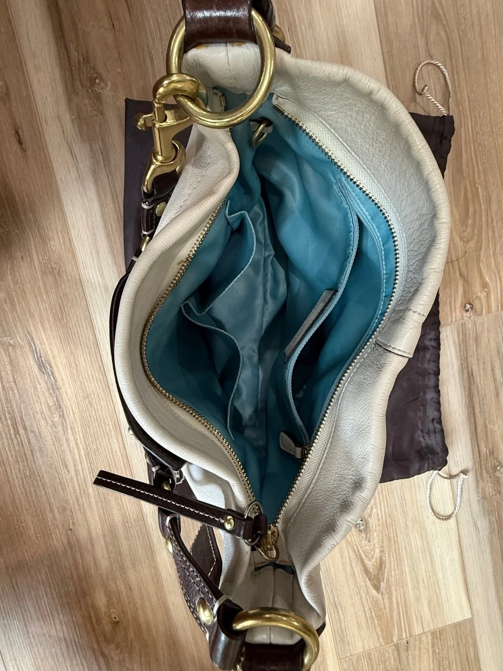 Vintage Coach Carly Leather Hobo Bag Off-White Leather Gold Hardware J0782-10615